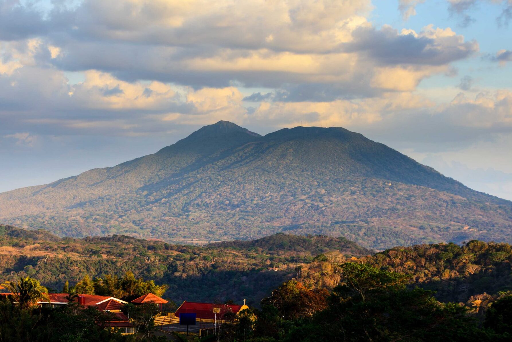 Nicaragua | Volcan Mombacho, où les oiseaux sig — Granada