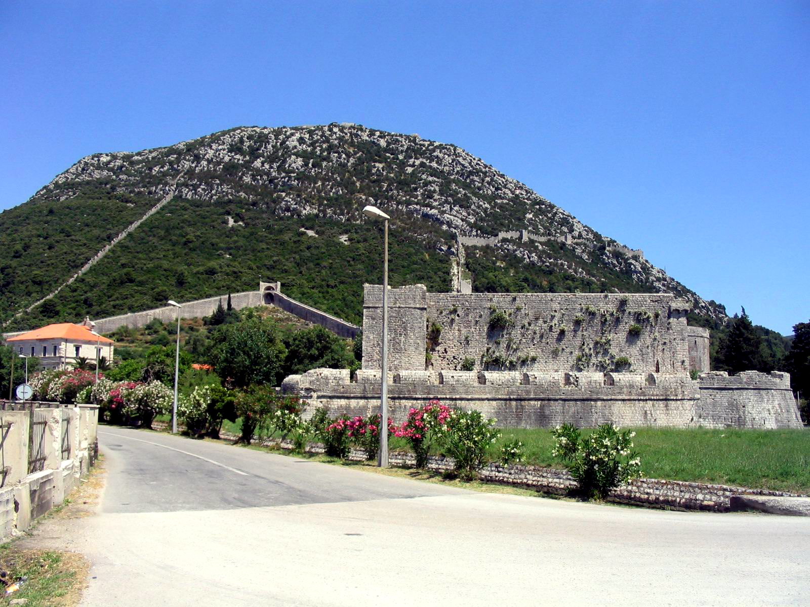 La pierre : la plus longue muraille fortifiée du monde - Secret World - Stagno | Secret World Trip Planner