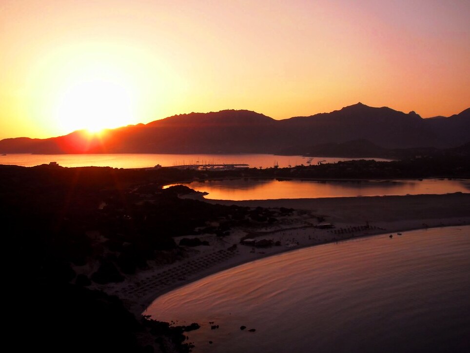 Porto Giunco: one of the 10 most beautiful beaches in Italy — Spiaggia di Porto Giunco