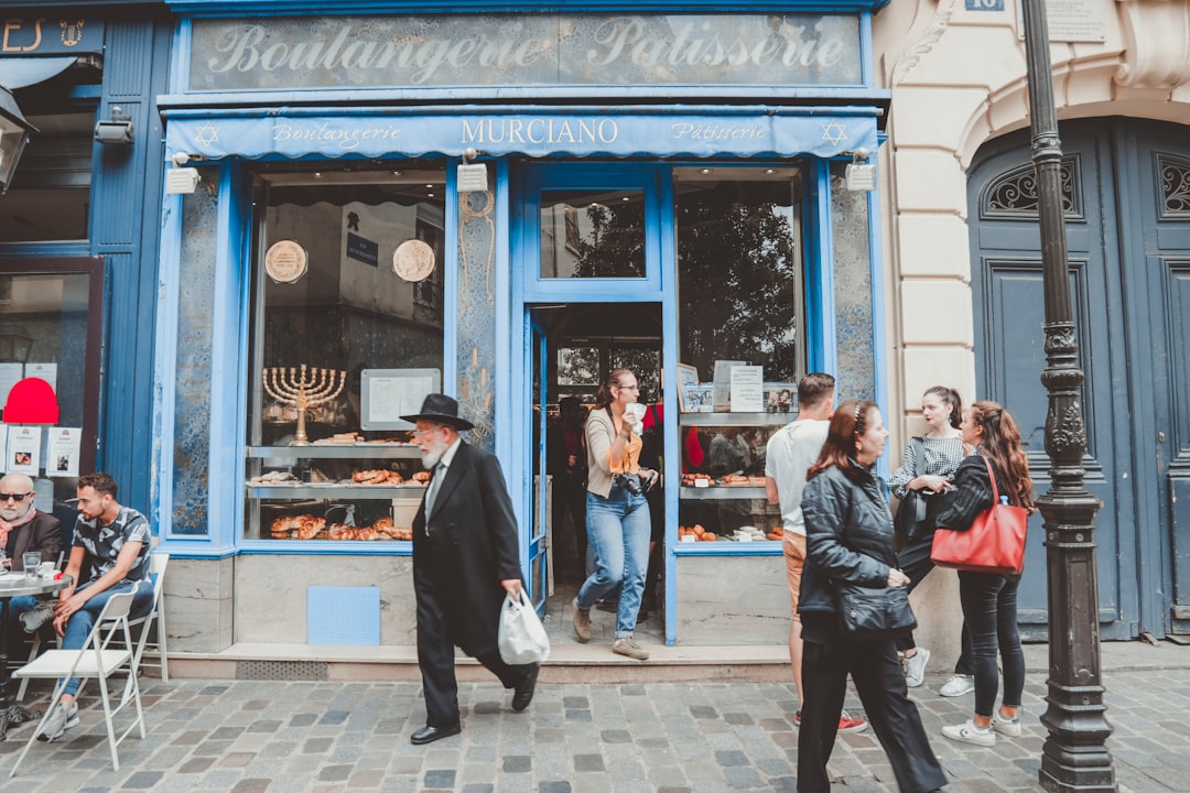 Parij / Kruvasan - Parigi | Secret World Trip Planner