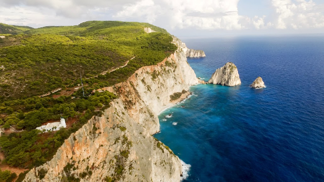 Orientierungslicht auf den Klippen: Der Leuchtturm von Keri auf Zákynthos - Κέρι | Secret World Trip Planner
