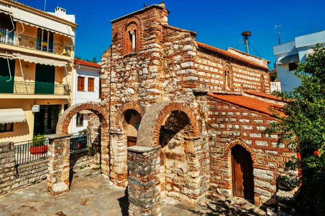 CHURCH OF AGHIOS VASSILIOS - Arta | Secret World Trip Planner