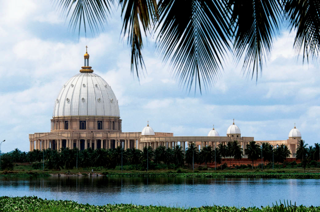Basilique Notre-Dame de la Paix - Yamoussoukro | Secret World Trip Planner