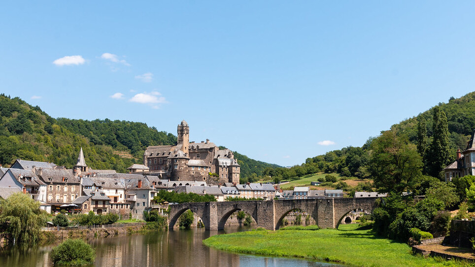 Estaing and its beautiful castle — Estaing