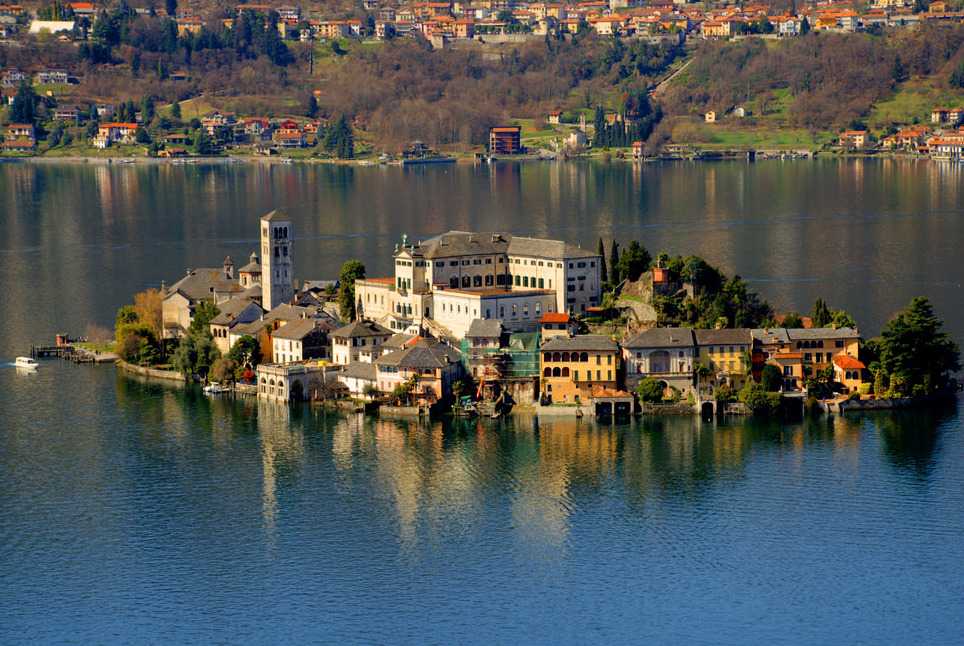 Med ozkimi ulicami Orta San Giulio - Orta San Giulio | Secret World Trip Planner
