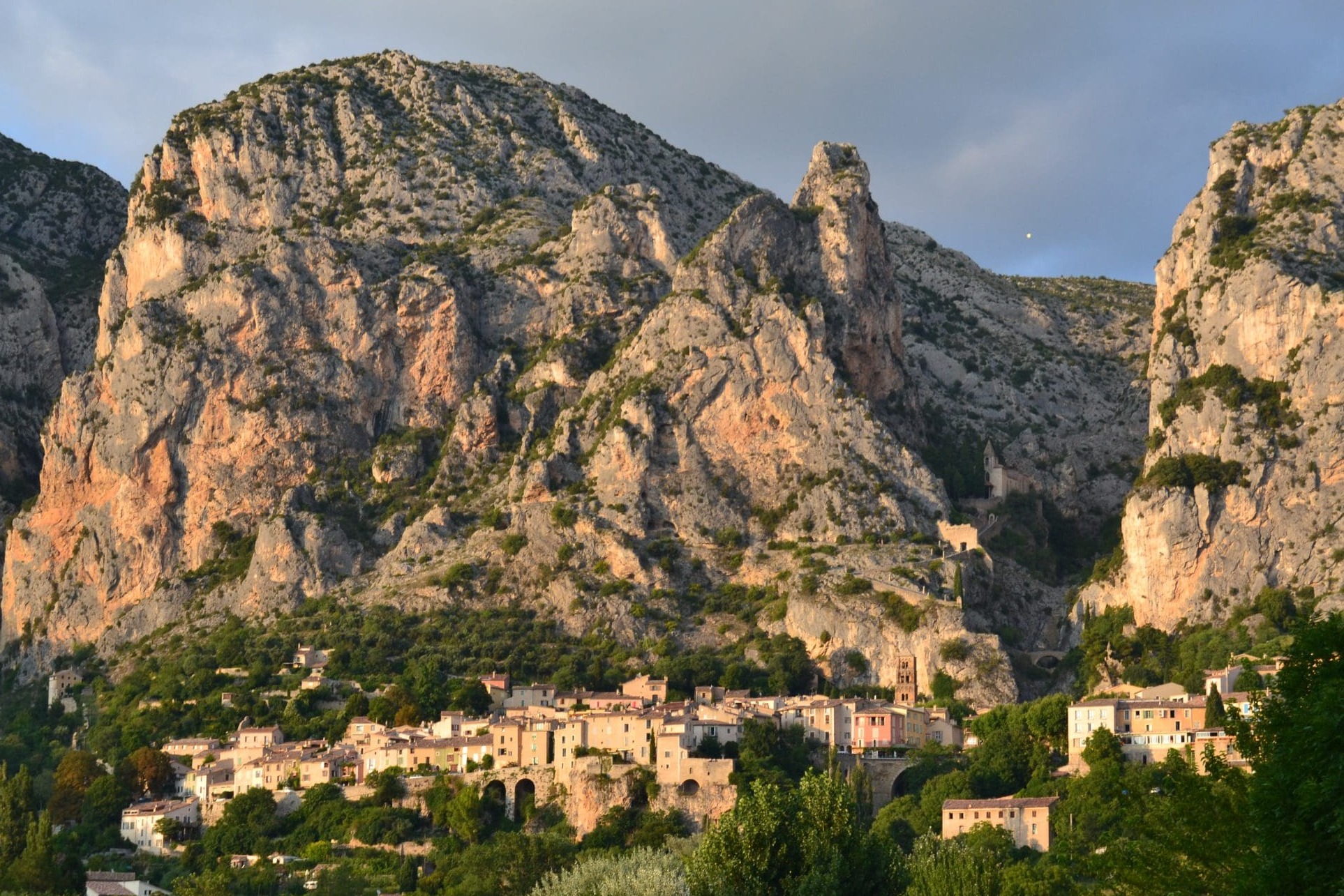 Moustiers-Sainte-Marie - Moustiers-Sainte-Marie | Secret World Trip Planner