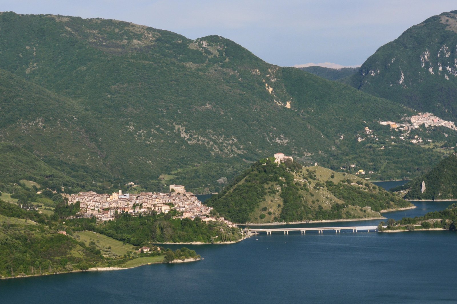 Lago del Turano - Lago del Turano | Secret World Trip Planner