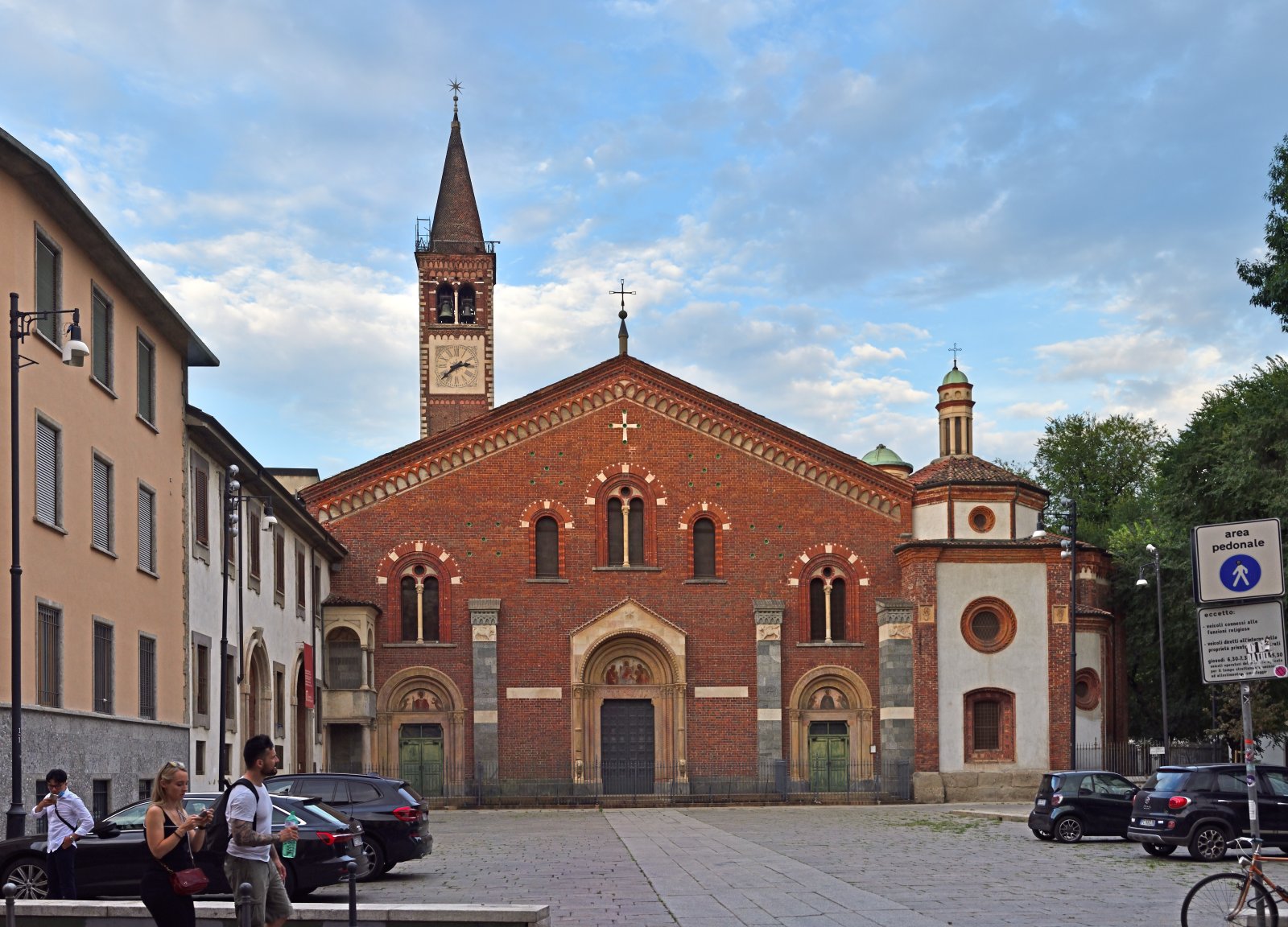 Milan / Basilica of S. Eustorgio - Milano | Secret World Trip Planner