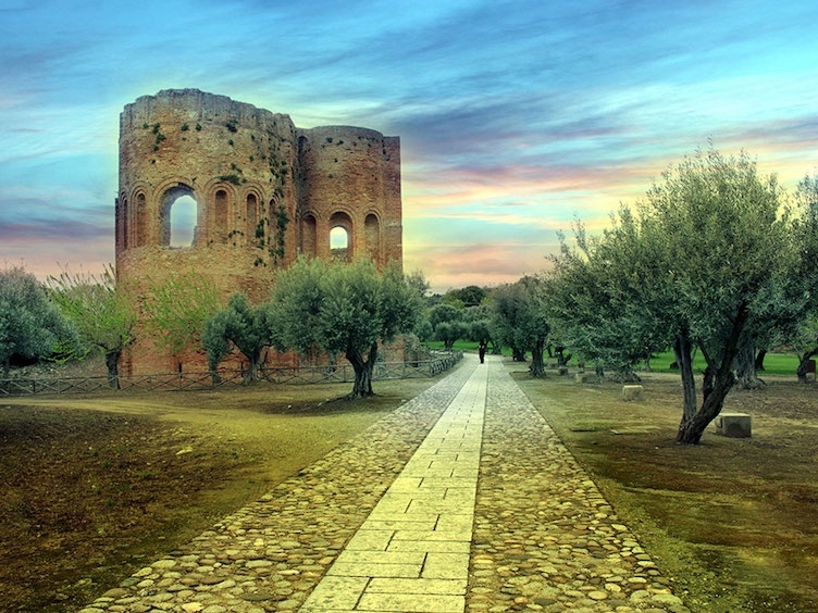 פרק ארכיאולוגי של Scolacium - Strada Statale 106 Jonica | Secret World Trip Planner