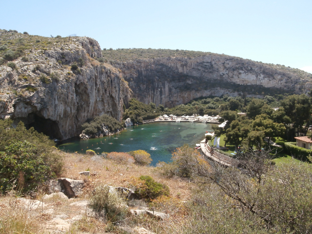 Lago di Vouliagmeni - Lake Vouliagmeni | Secret World Trip Planner