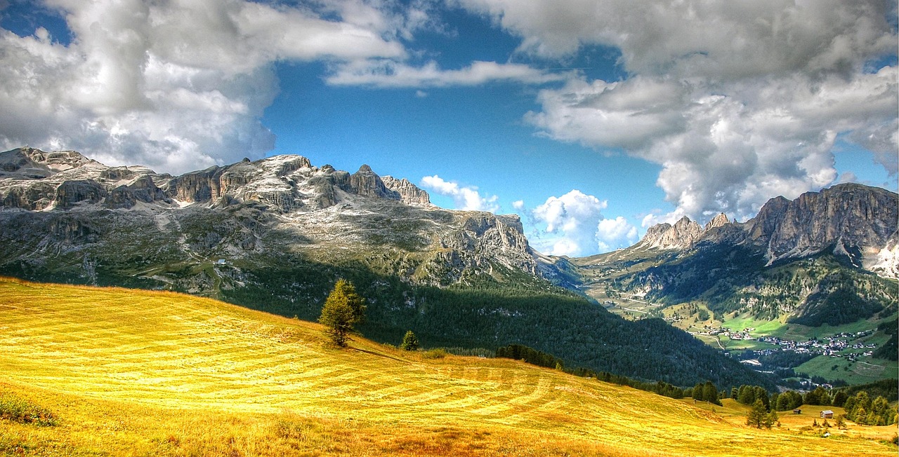 Sarang di antara meadows tinggi: The Segantini Hut - Passo Rolle | Secret World Trip Planner