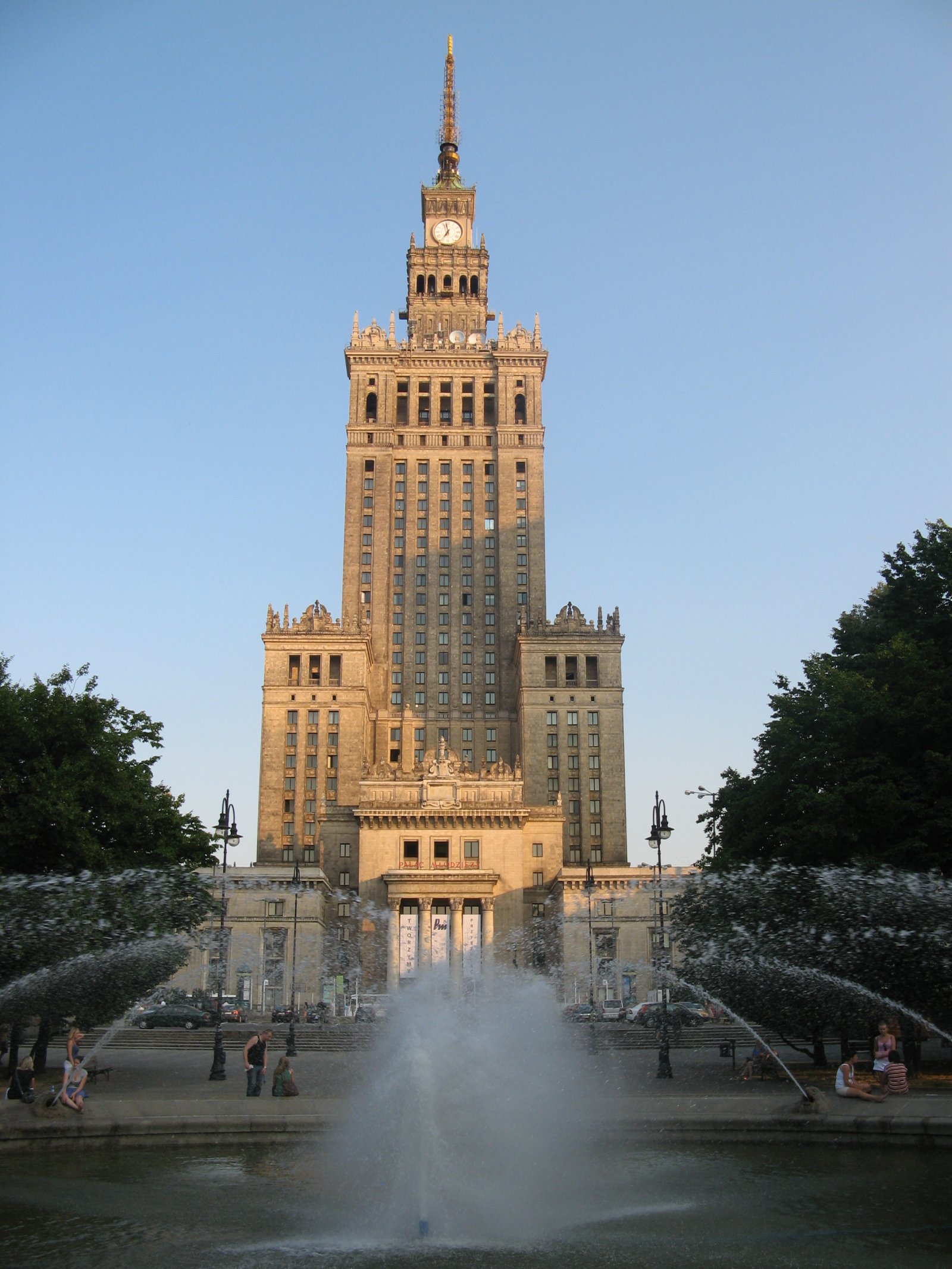 Varsavia : Palace of Culture and Science - Warszawa | Secret World Trip Planner