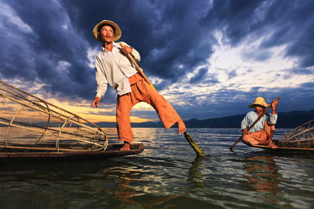 Pagodes du lac Inle, Myanmar : Un voyage dans le mystère et la sérénité — Lago Inle