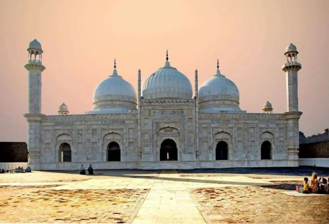 Moschea Abbasi - Chandni | Secret World Trip Planner