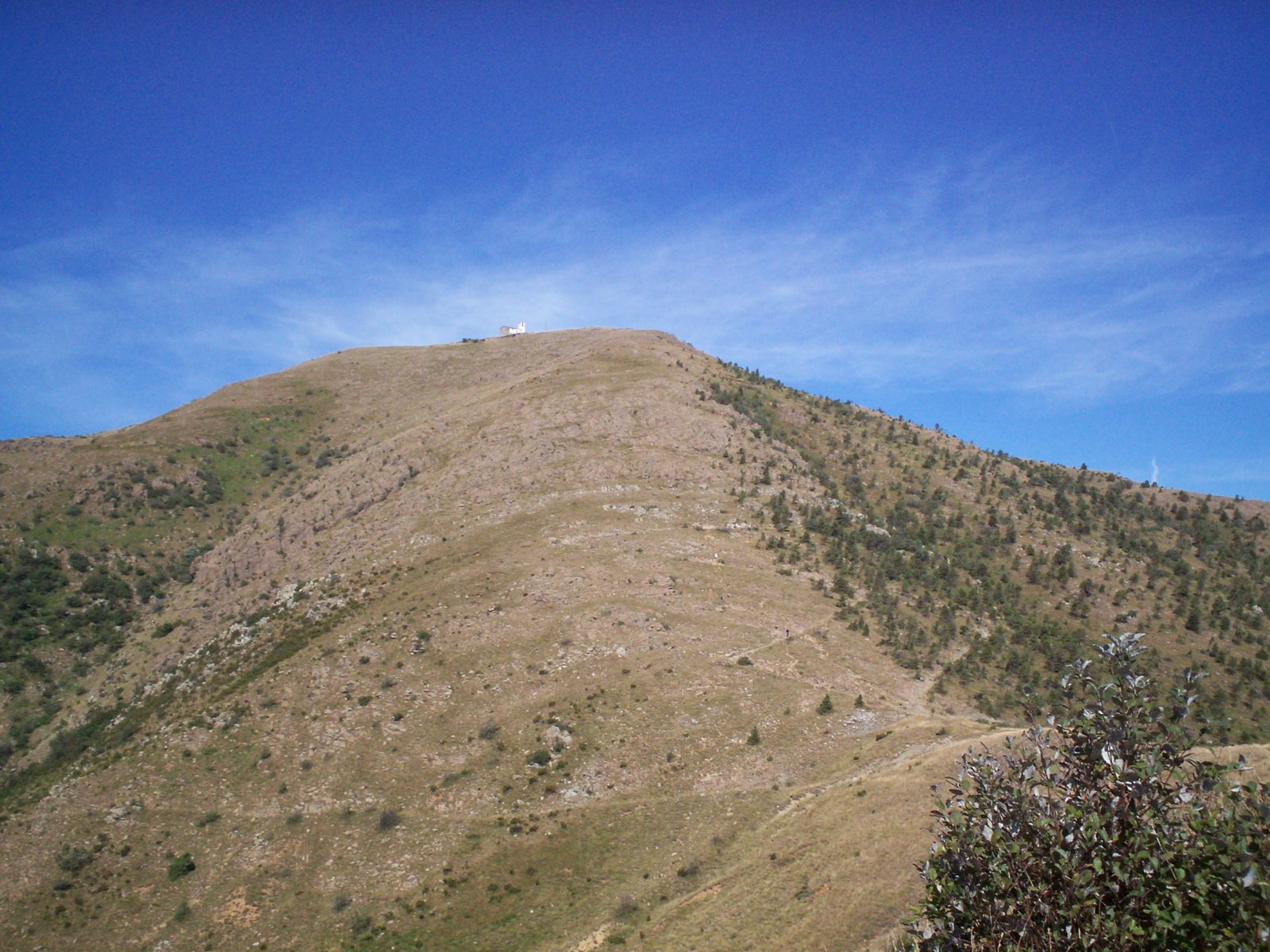 Monte Tobbio: a Igreja Summit  - Monte Tobbio | Secret World Trip Planner