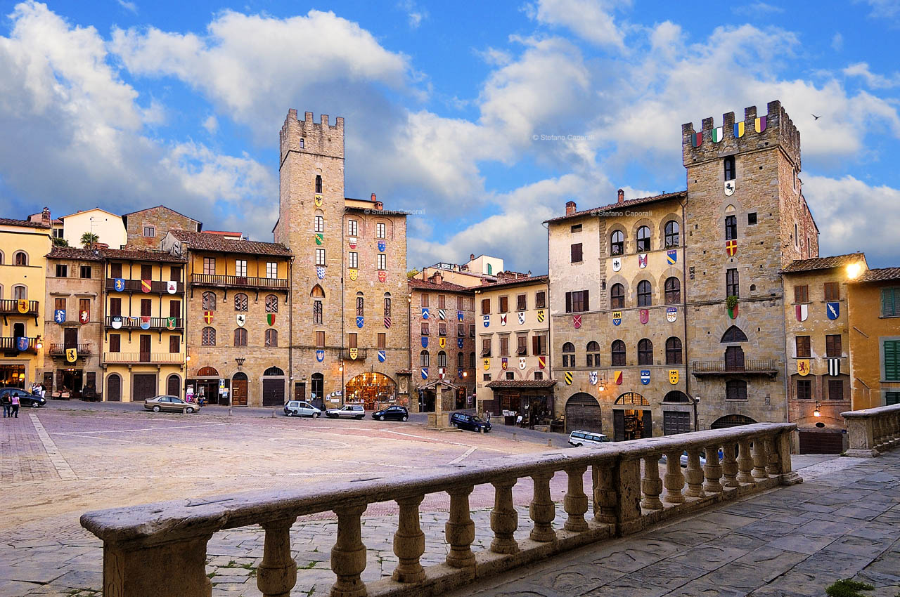 آریزو - Arezzo | Secret World Trip Planner