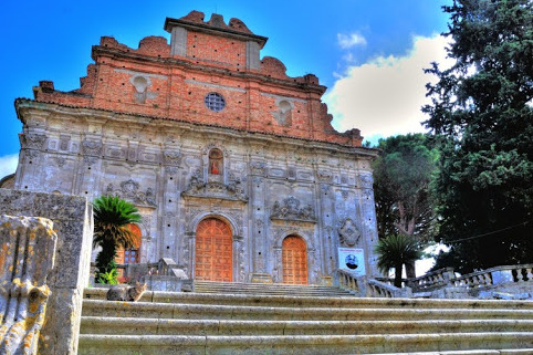Montalto Uffugo / katedralen Santa Maria della Serra - Montalto Uffugo | Secret World Trip Planner