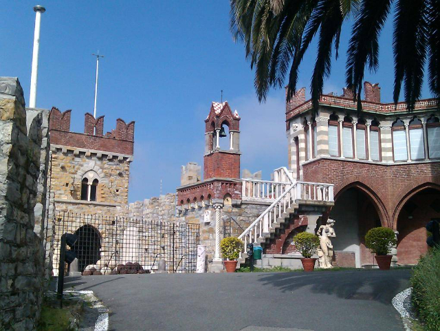 Ngome ya Albertis - Genova | Secret World Trip Planner