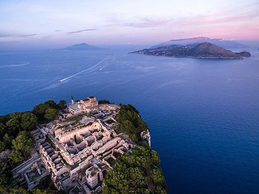 کاپری / ویلا جوویس - Capri | Secret World Trip Planner