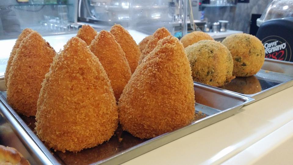 Sizilianische Arancini — Catania