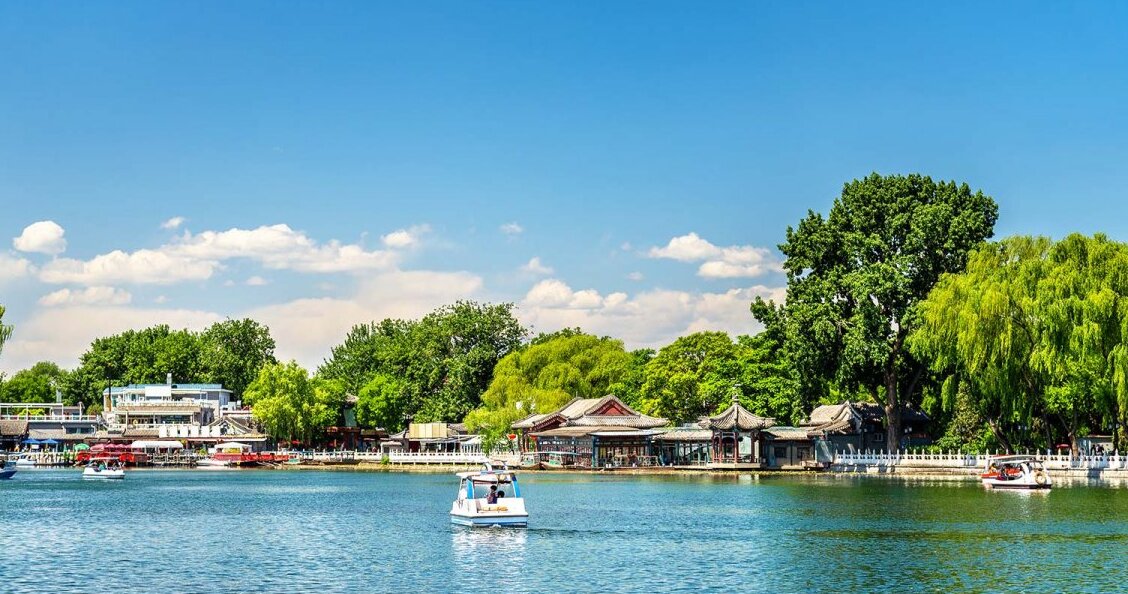 pourquoi ne pas faire un tour en bateau sur le lac Shichahai ? — Beijing Shi