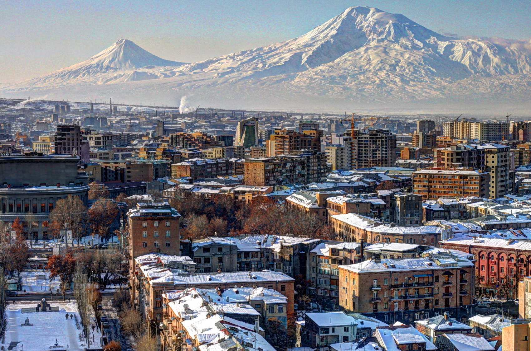 Yerevan and magical Mount Ararat. — Erevan