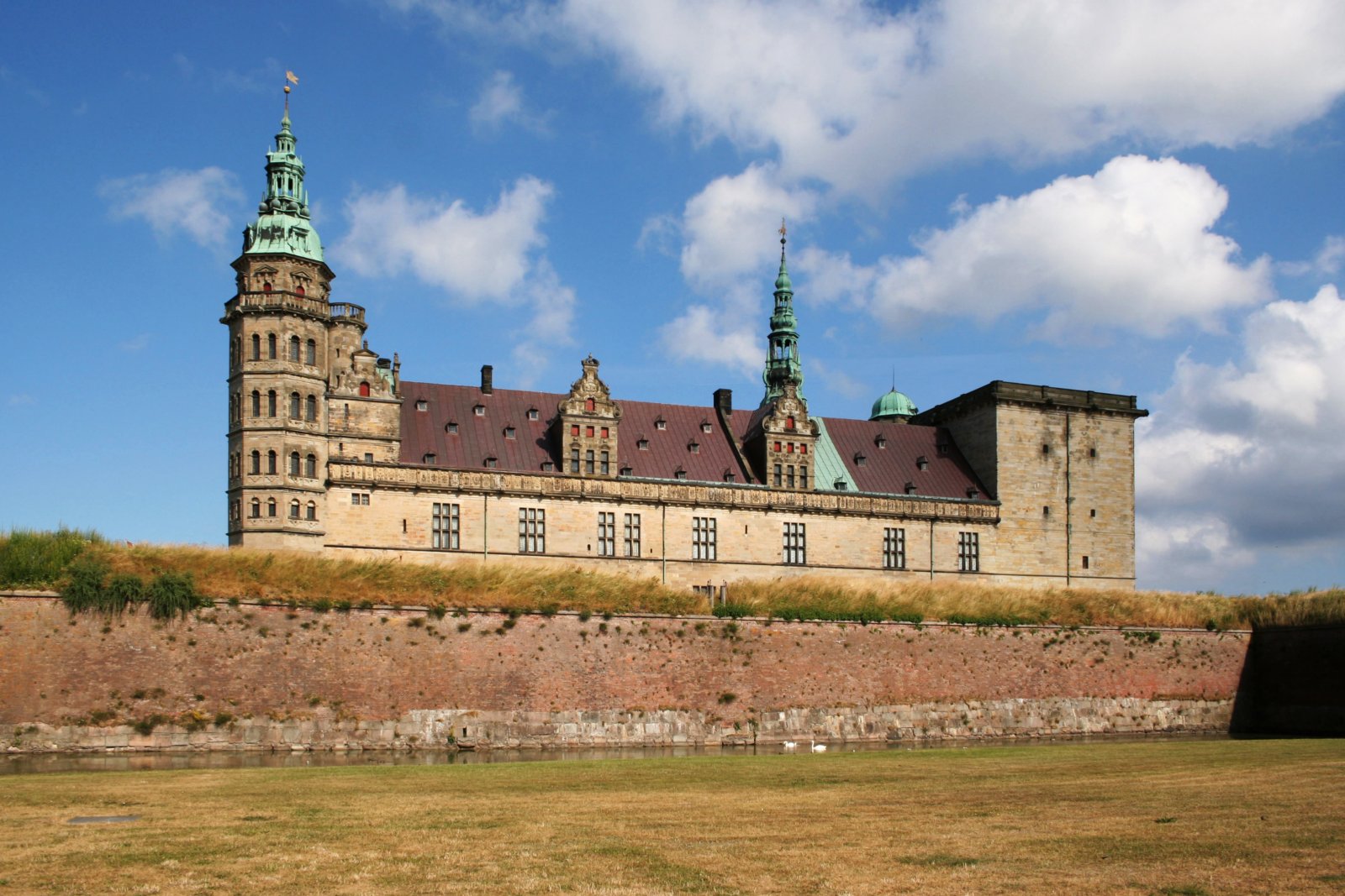 Château de Kronborg - La maison du hameau de Shakespeare - Helsingør | Secret World Trip Planner