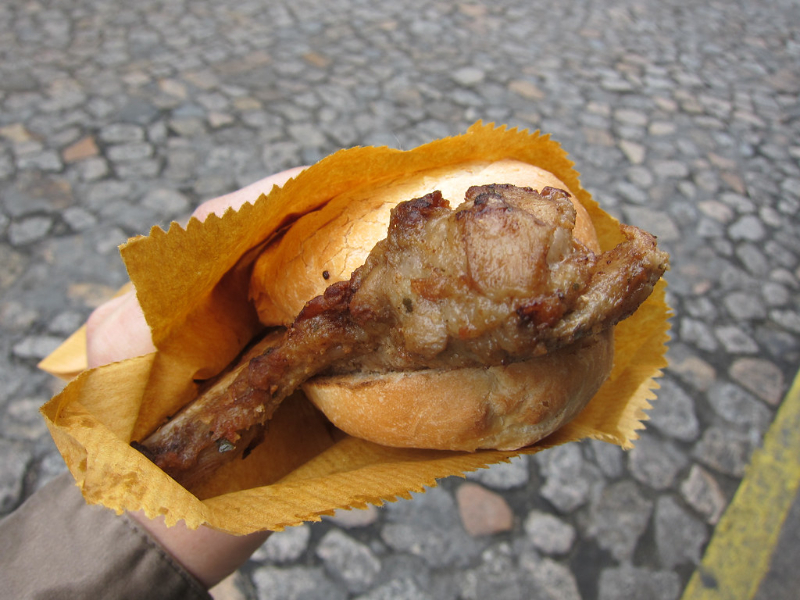 Petit pain à la côte de porc - Macao - 4HR6+Q39 | Secret World Trip Planner