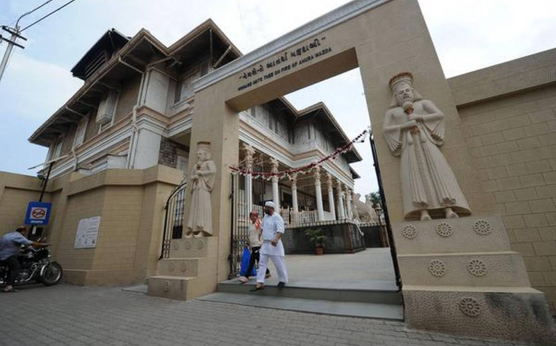 Udvada Atash Behram (temple du feu) - Tazeh Kand-e-Nosrat Abad | Secret World Trip Planner