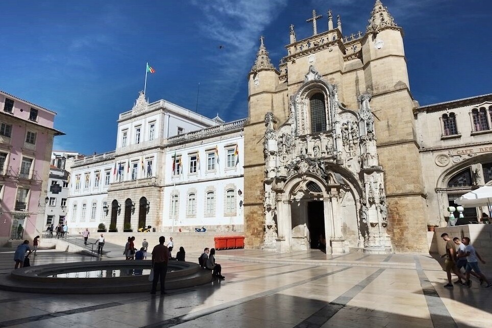 Le Mosteiro de Santa Cruz et le premier roi du Portugal — Coimbra