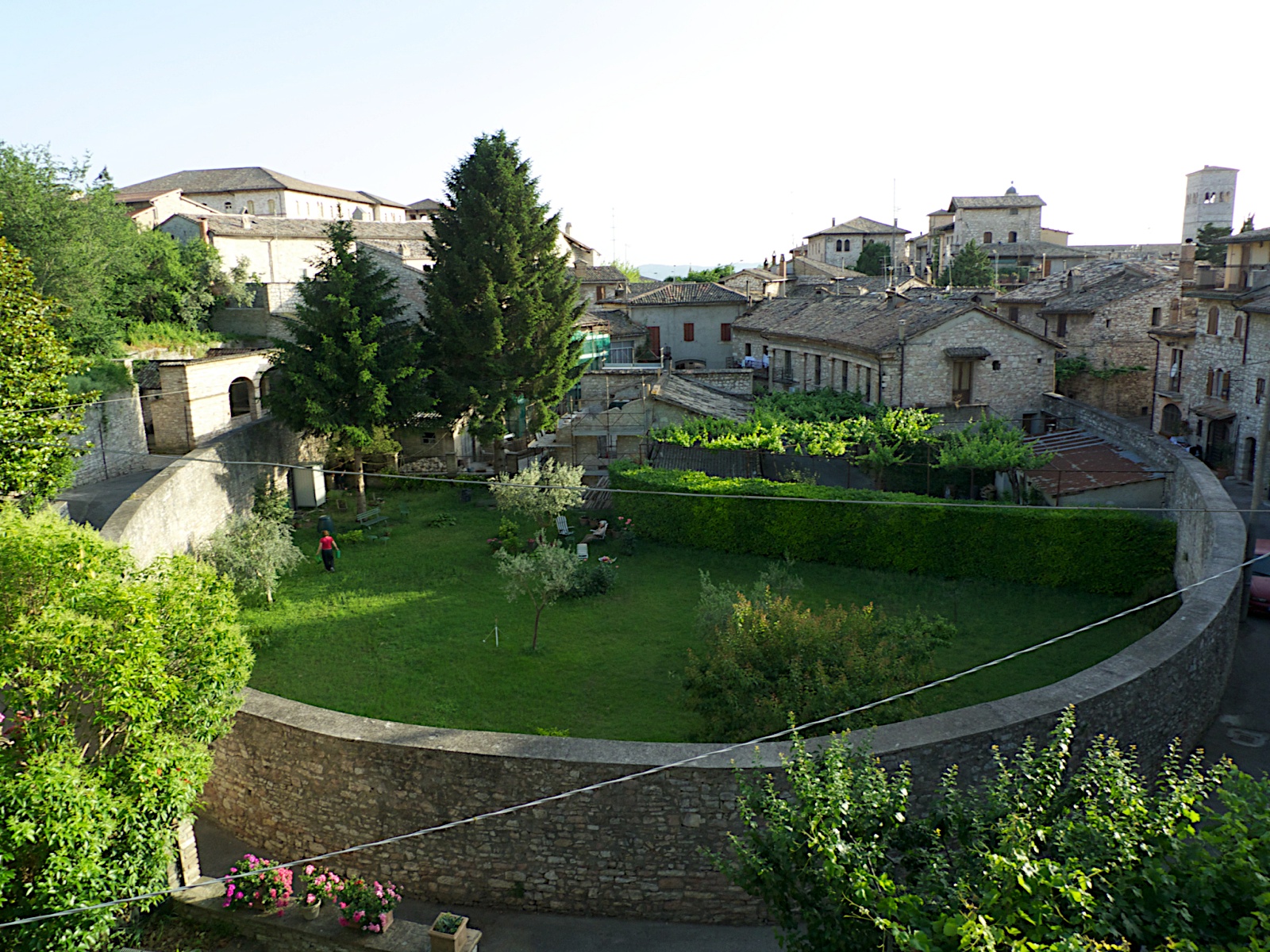 An beag baile bharr cnoic de Assisi - Assisi | Secret World Trip Planner