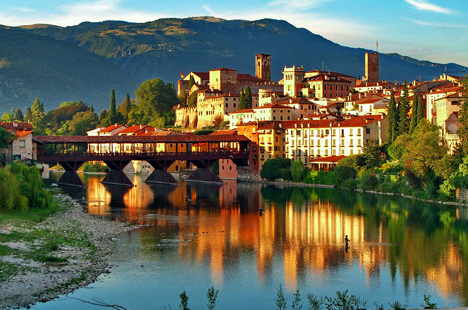 Bassano del Grappa dan penutup 'jembatan tua' - Bassano del Grappa | Secret World Trip Planner