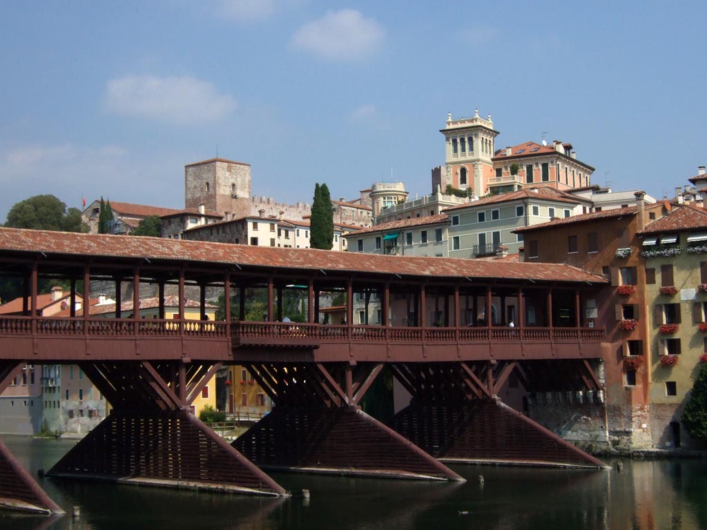 Bassano del Grappa dan penutup 'jembatan tua' - Bassano del Grappa | Secret World Trip Planner