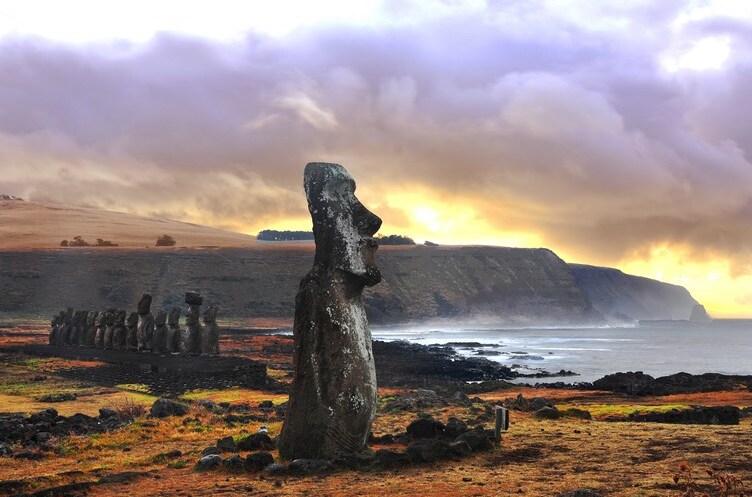 L'île de Pâques ( Polynésienne : Rapa Nui ) et son mystère — Easter Island