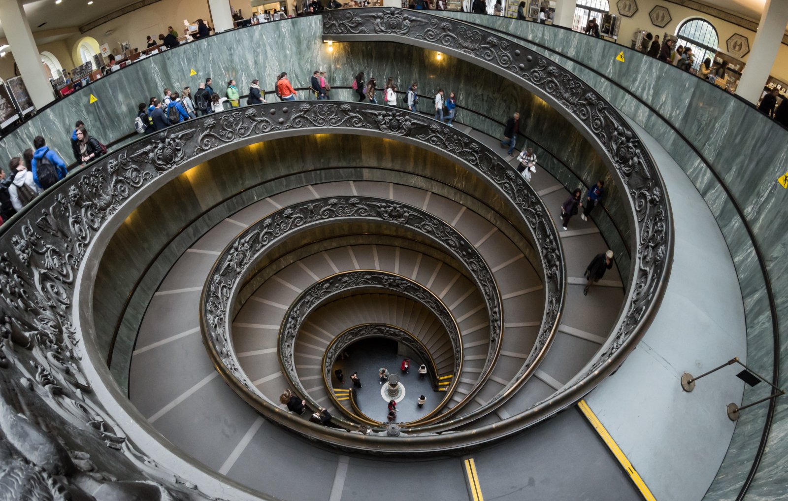 Vaticano / Bramante Stepenice  - Città del Vaticano | Secret World Trip Planner