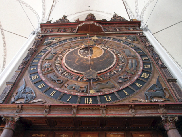 Orologio astronomico - Rostock | Secret World Trip Planner