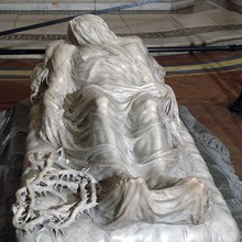 مسیح محجبه - Napoli | Secret World Trip Planner