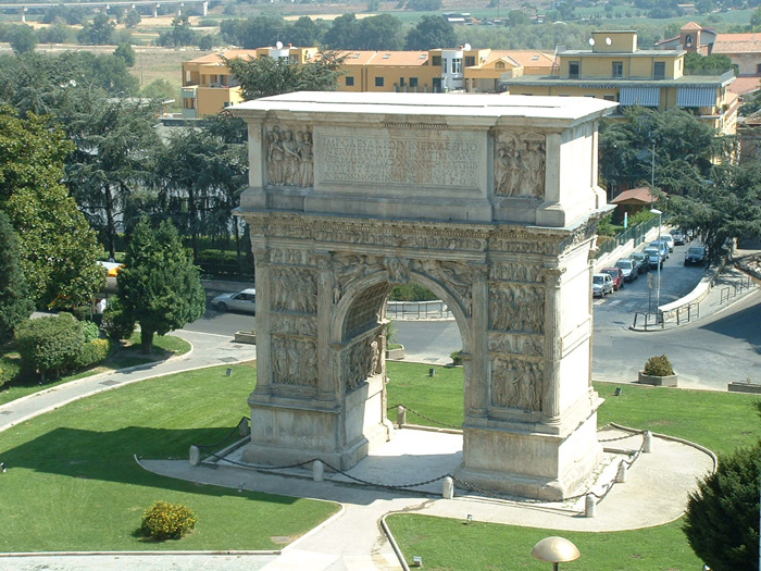 Trajan ၏ Arch - Benevento | Secret World Trip Planner