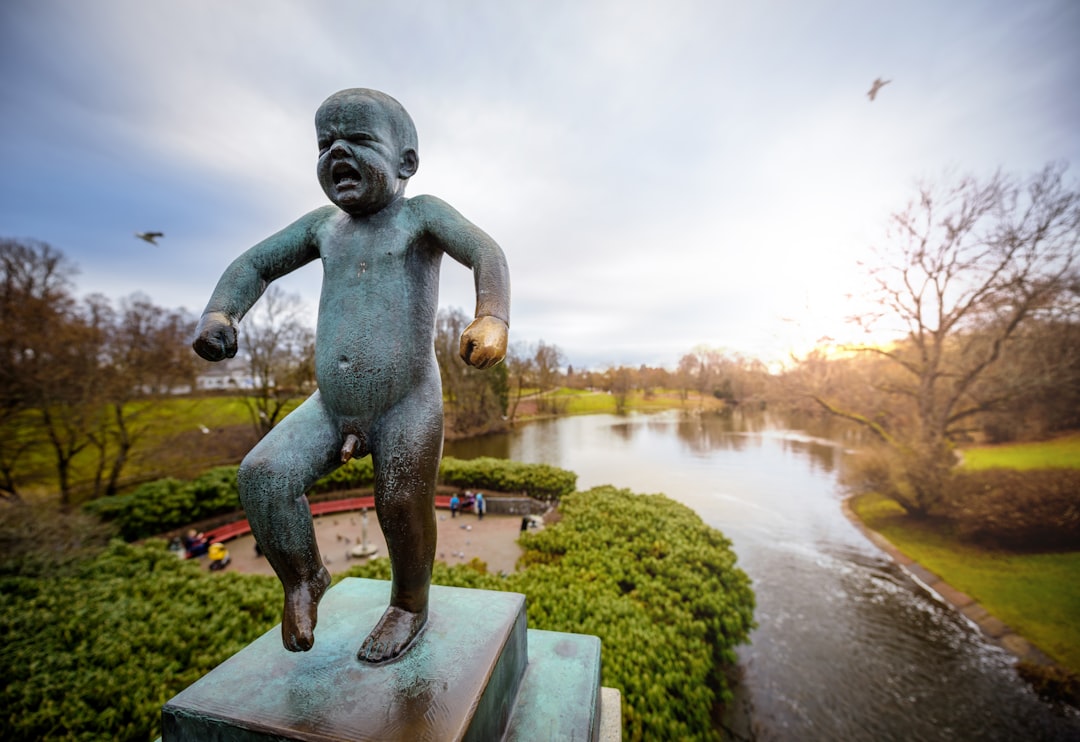 Le parc Vigeland, le plus grand parc de sculptures au monde - Nobels gate 32 | Secret World Trip Planner