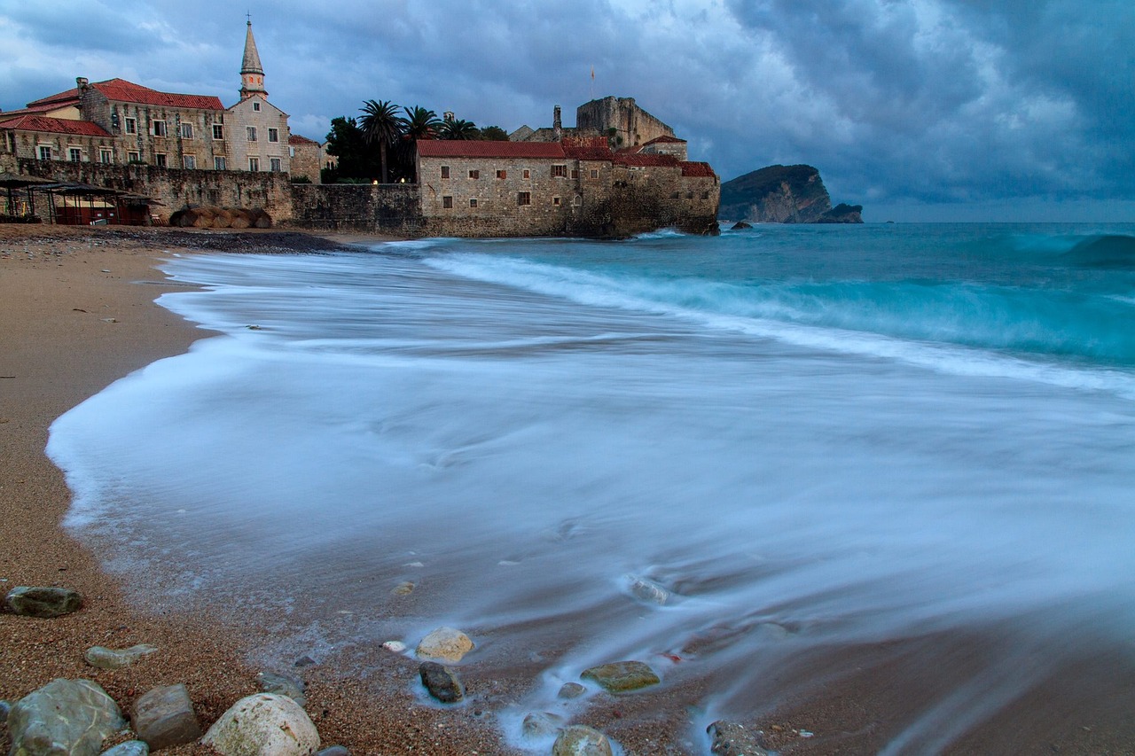La vieille ville magique de Budva au Monténégro - Budua | Secret World Trip Planner
