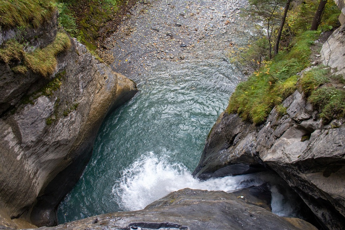 Interlaken: Le straordinarie cascate di Trummelbach - Lauterbrunnen | Secret World Trip Planner