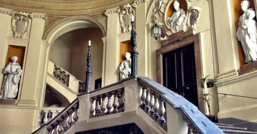 Palazzo Spinelli di Laurino og spøgelserne - Napoli | Secret World Trip Planner