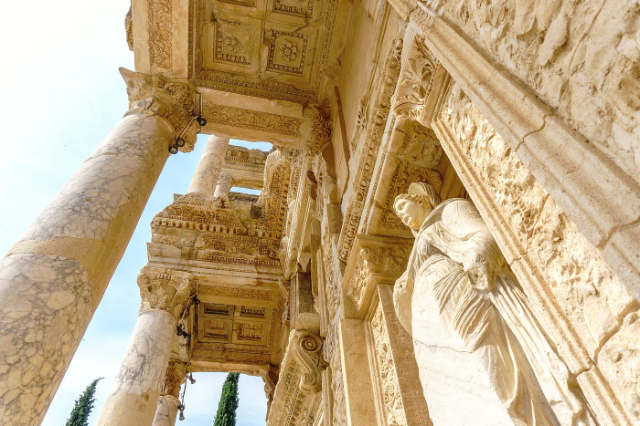Efeso: Un viaggio senza tempo attraverso gli echi dell'antica civiltà - Efes Harabeleri | Secret World Trip Planner