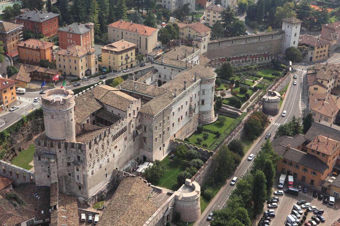 বুউনকনসিগ্লিও দুর্গ - Trento | Secret World Trip Planner