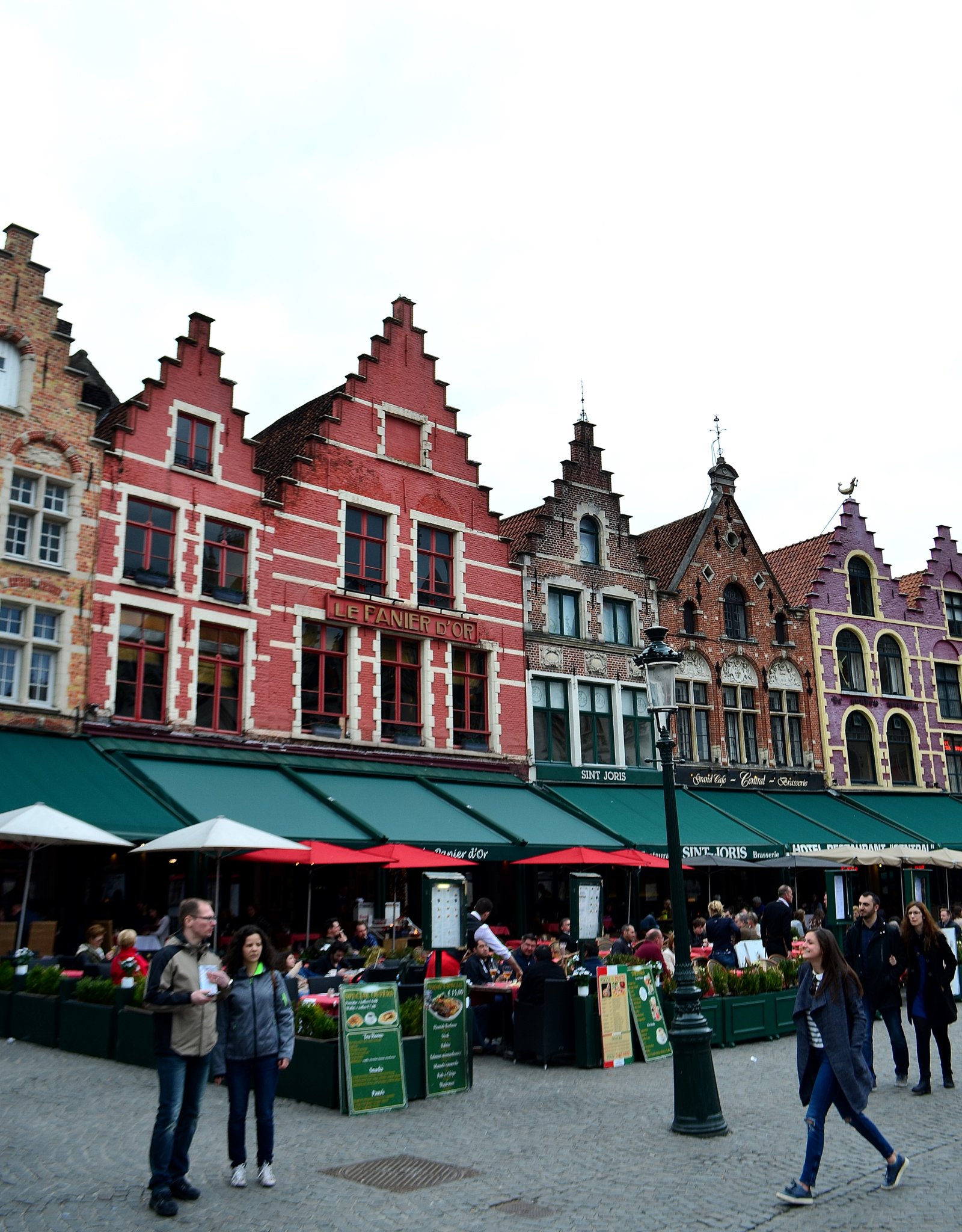 La vieille ville de Bruges est une ville médiévale féerique - Bruges | Secret World Trip Planner