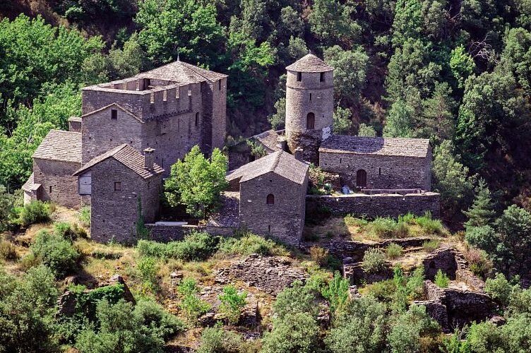Chateau de Calberte — Saint-Germain-de-Calberte
