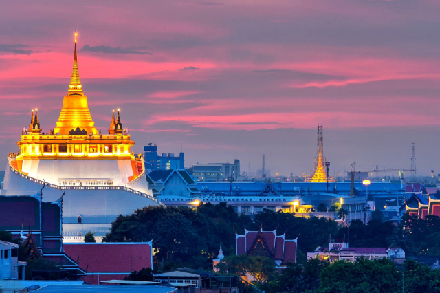 Montagne d'or — Khet Pom Prap Sattru Phai