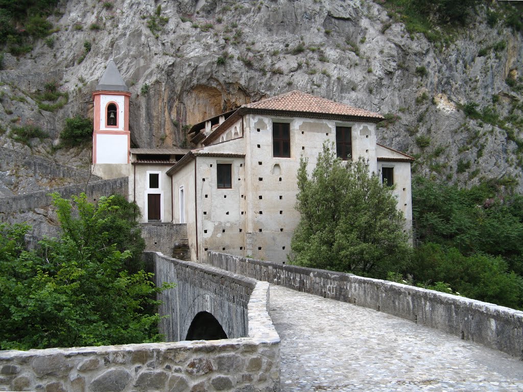 Chiesa di S. Maria di Costantinopoli a Papasidero - Papasidero | Secret World Trip Planner