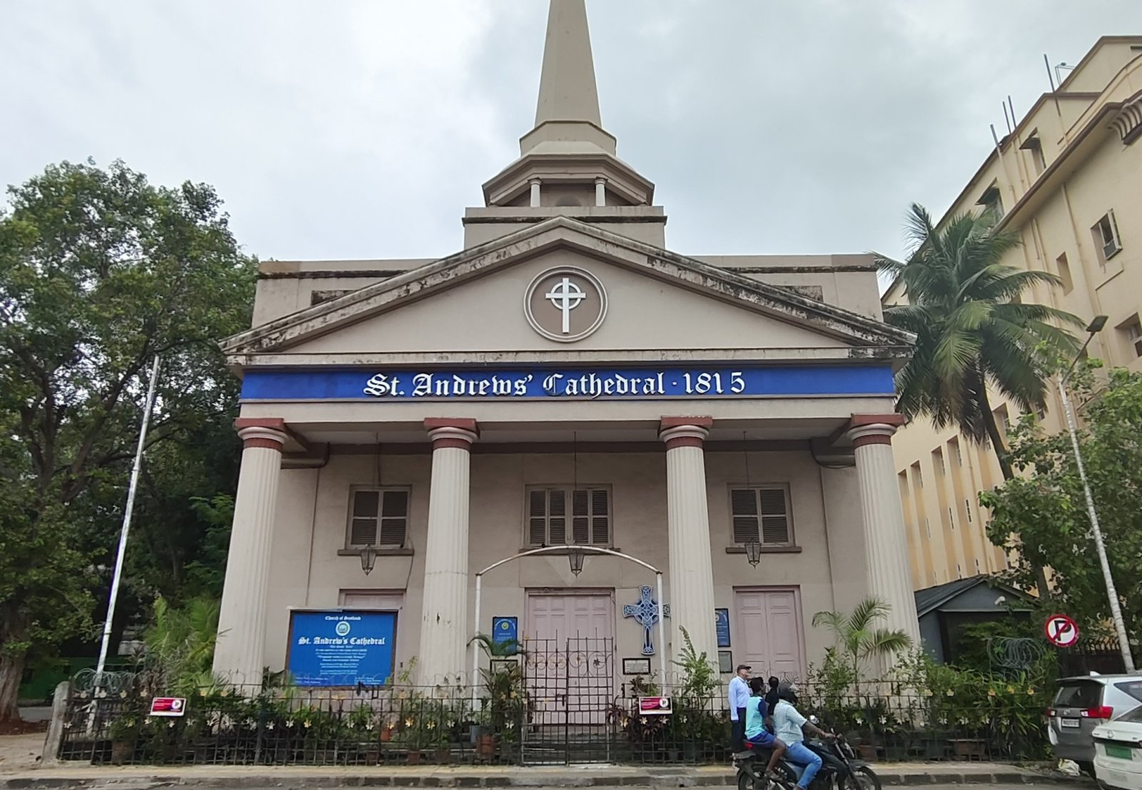 The church of St. Andrew: Christianity in Bombay (Mumbai) - Mumbai | Secret World Trip Planner