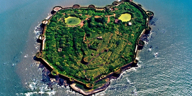 Maharashtra: the portuguese Arnala Fort — Arnala
